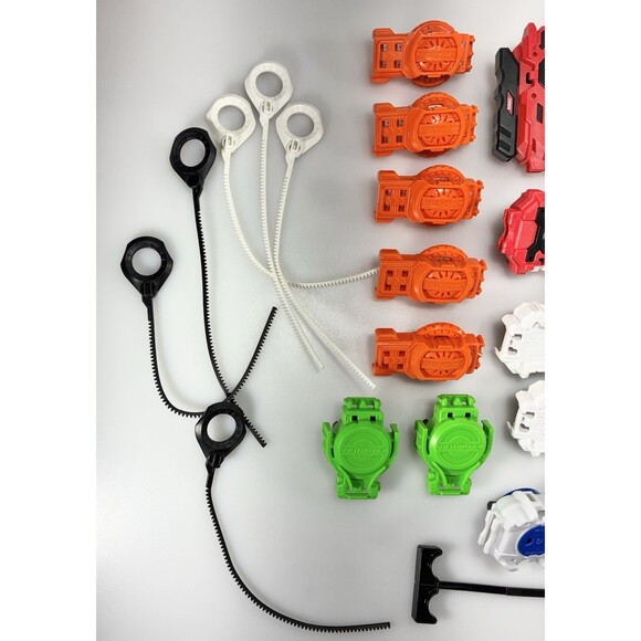 Beyblades Launchers & Rip Cords Mixed Lot of Various 31 Pieces - Picture 10 of 13